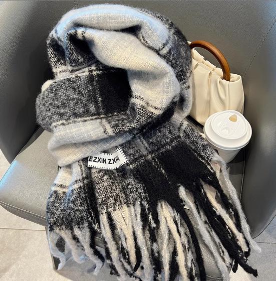 North Thickened Warm Scarf Soft Waxy Couple Shawl Winter High Sense Solid Color Versatile Fringed Scarf Women