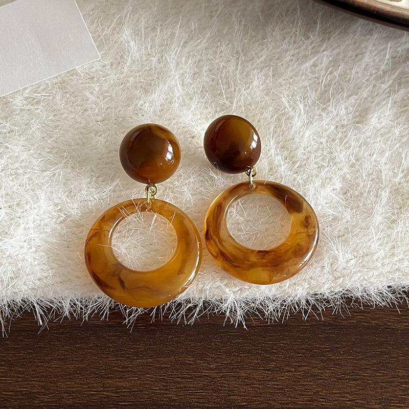 Maillard koffiekleurige amber oorbellen dames herfst en winter high-end pendelstijl oorbellen lichte luxe niche design oorbellen