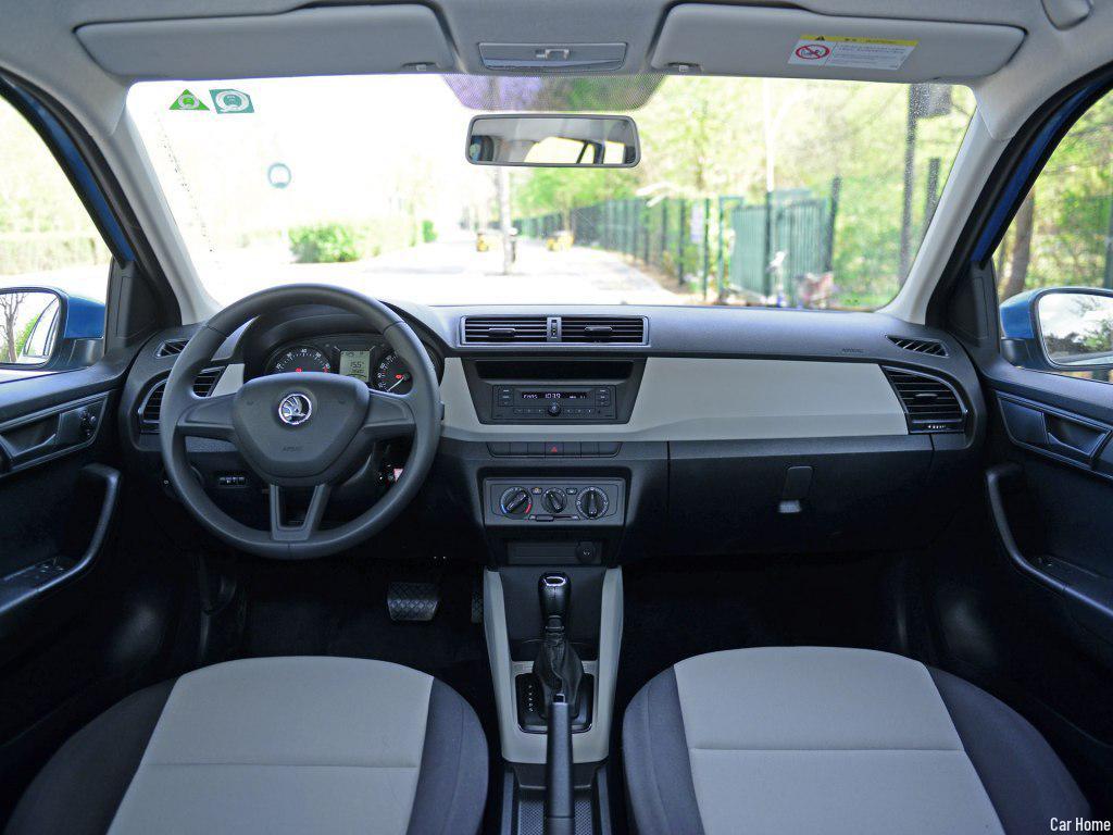 9-inch Android Navigation Screen for Skoda Fabia 2015 with Gaode Maps and Driving Recorder