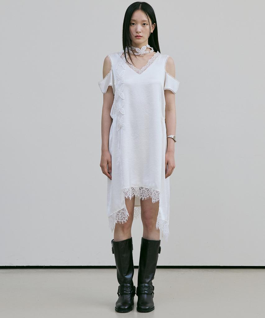 Beleudeunua Lace Trim Satin Dress (White)