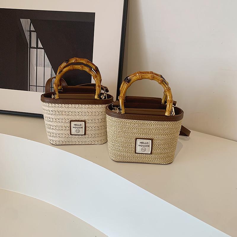 New Advanced Design Pure Wooden Handle Straw Bag Casual Fashion Design Grip Comfortable Lightweight Portable Women's Bag