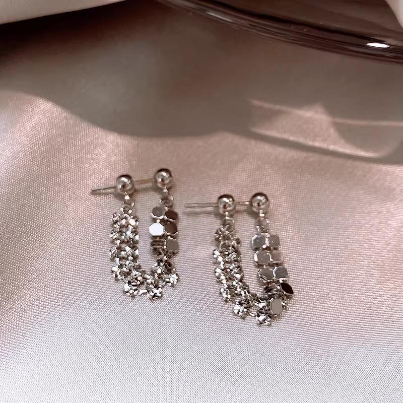 Gold Unique Sequined Fringed Earrings Niche Cold Wind Stud Earrings Light Luxury Earrings Earrings Tide