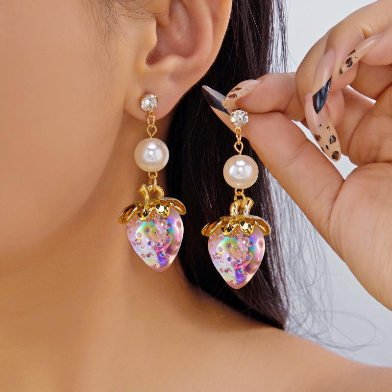Fashion Sweet Red Strawberry Drop Earrings For Women Lovely Green Leaves Flower Resin Strawberry Fruit Earrings Party Jewelry