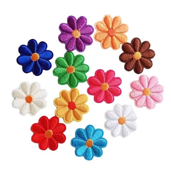 12 Stück Aufbügelbare Blumen-Aufnäher Niedliche Bestickte Gänseblümchen-Applikation Zum Aufnähen Blumen-Applikation für Kleidung Jacken Taschen Hüte Jeans DIY Reparatur Dekoration