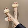 Hochhackige Sandalen Design Sinn kleine florale Mädchen Sommer neue Modelle mittlerer dicker Absatz französischer Feenwind Riemchen Rom