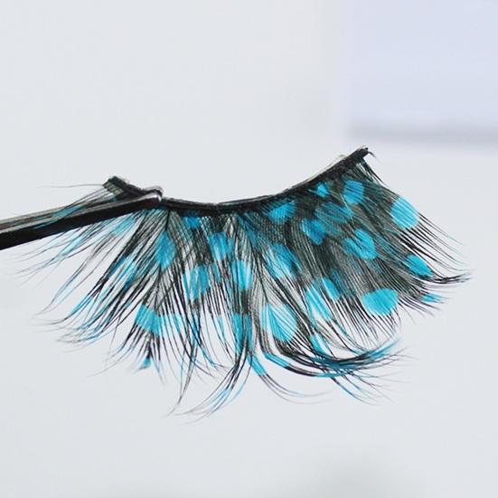 1 Pair 3D Colorful Fake Lashes Natural & Dense Blue Color Artificial Feather Eyelashes Extension Party Makeup Fake Eyelashes for Halloween Cosplay