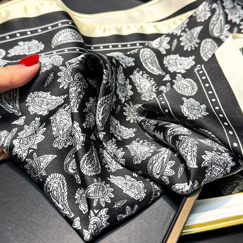 New High-end Retro Fashion Small Square Scarf Printed Versatile Sunscreen Silk Scarf Spring and Autumn Women's Sunscreen Scarf