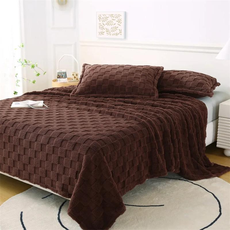 Travel Blanket Thick Warm Fleece Blanket Plush Soft Solid Color Sofa Blanket Comfortable Square Texture Bed Blanket Home Use